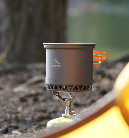 Innovative windproof features ensure consistent heat during outdoor cooking - a reliable choice for camping and backpacking.