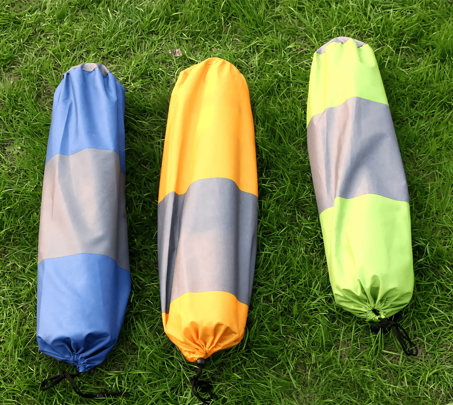  Immerse yourself in nature's embrace with a durable and self-inflating outdoor sleep pad, offering convenience and coziness for your adventures.