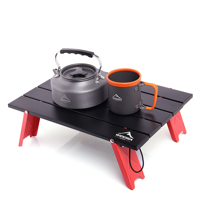 Premium aluminum camping table – lightweight and durable for on-the-go adventures.